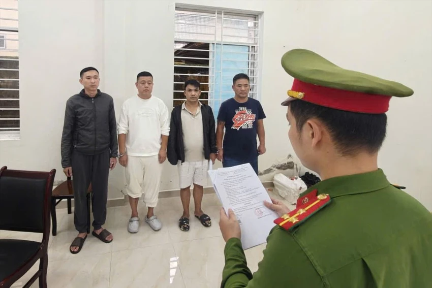 nguoi-trung-quoc-cam-dau-nhom-nguoi-bat-giu-nguoi-trai-phap-luat-1.jpeg