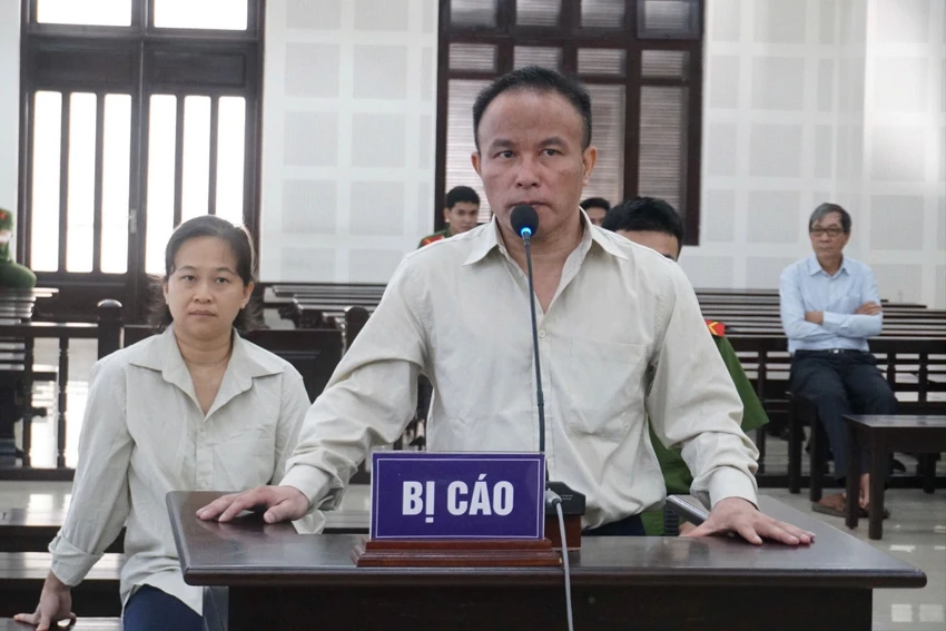 Bị cáo Võ Nhi và Trần Kim Tuyến tại phiên tòa sơ thẩm. Ảnh: MT cuu-can-bo-da-nang-.jpeg