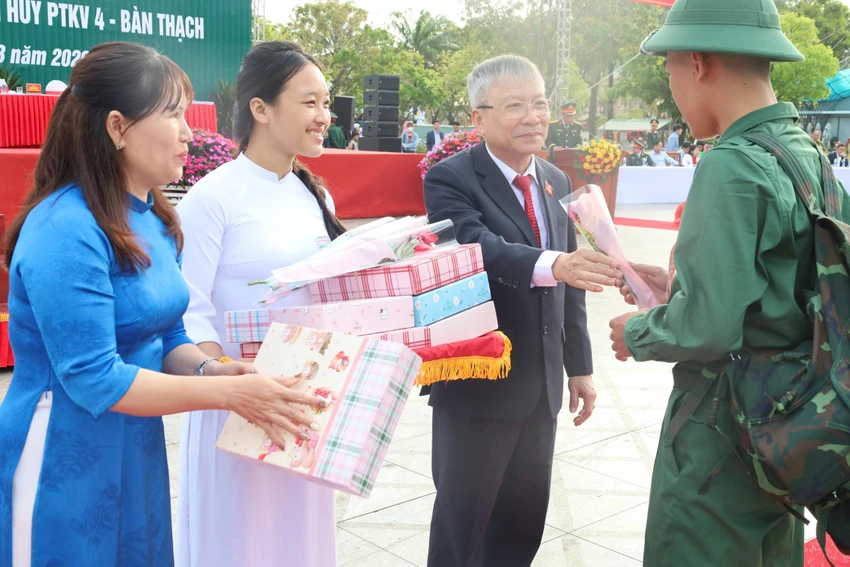 dong-vien-thanh-nien-uu-tu-nhap-ngu-1.jpeg