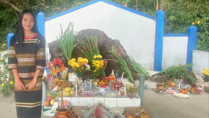 thần đá 1.jpg