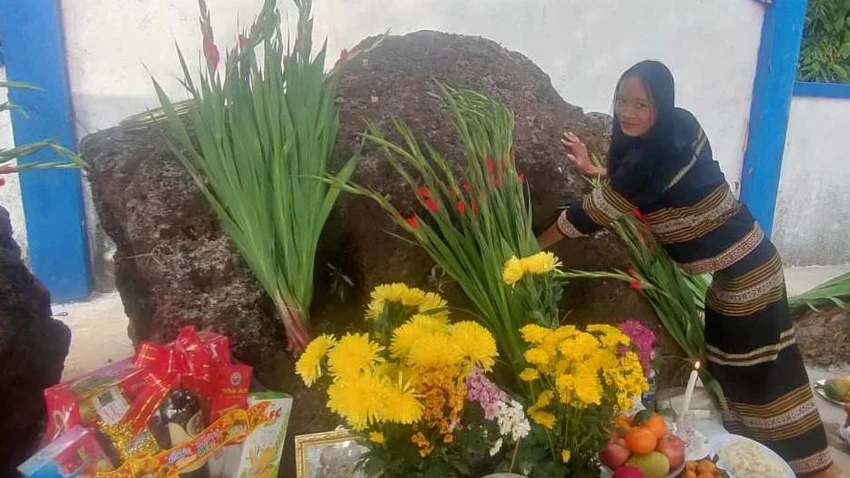 thần đá 2.jpg