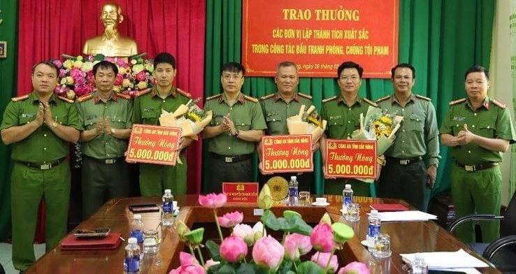 dây chuyền vàng.jpg