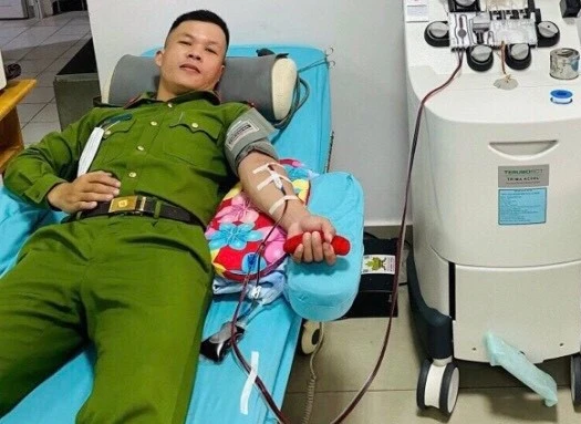 hiến máu.jpg