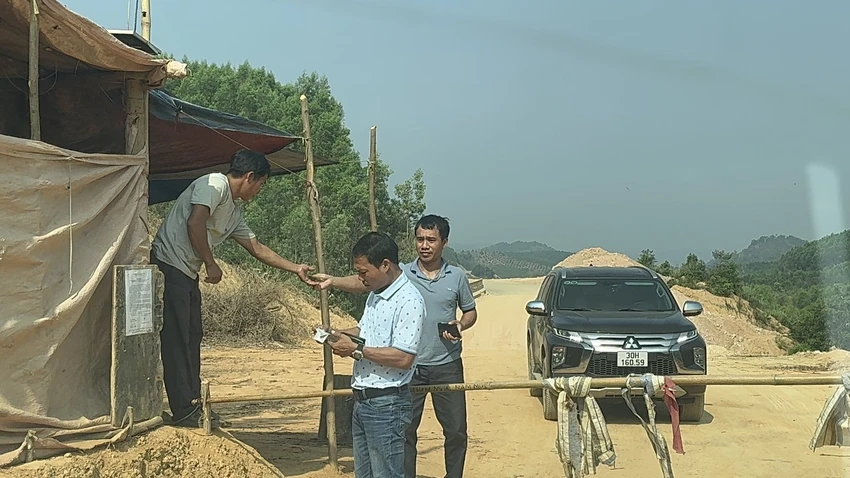 thu tiền.jpg