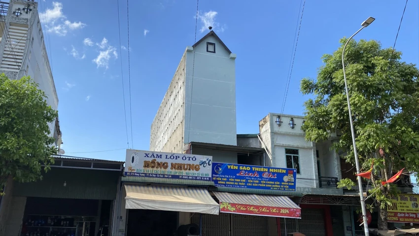 CHIM YẾN 1.jpg