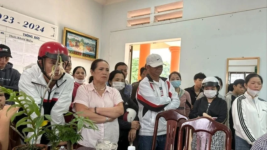 hạ điểm chuẩn.jpg