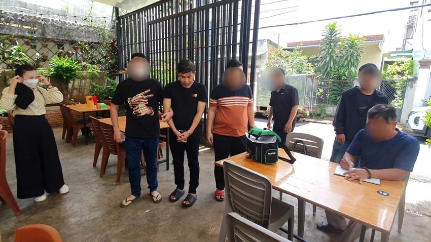 cướp giật giỏ xách.jpg