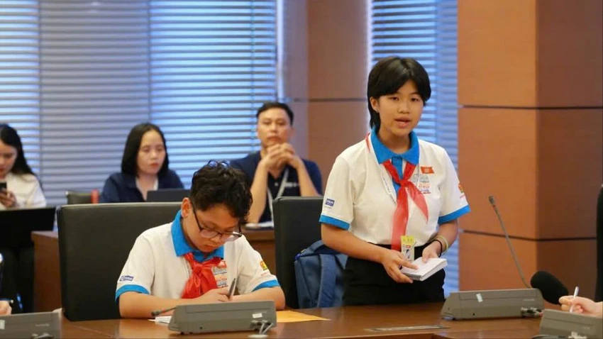Bộ trưởng Bộ GD&ĐT 1.jpg