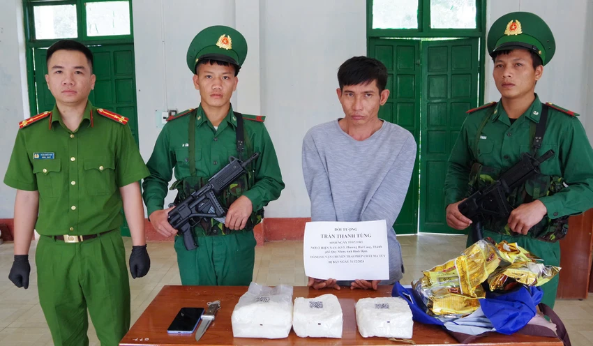 gần 3kg ma túy.jpg