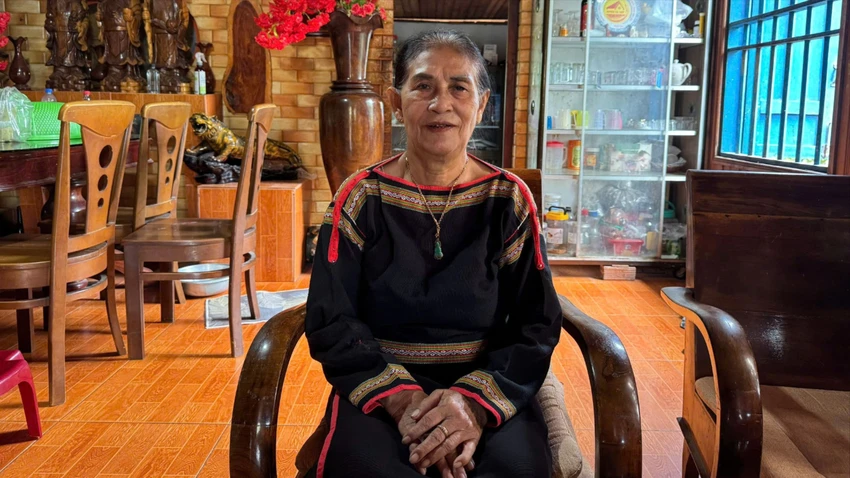bà Ya Wầm 1.jpg