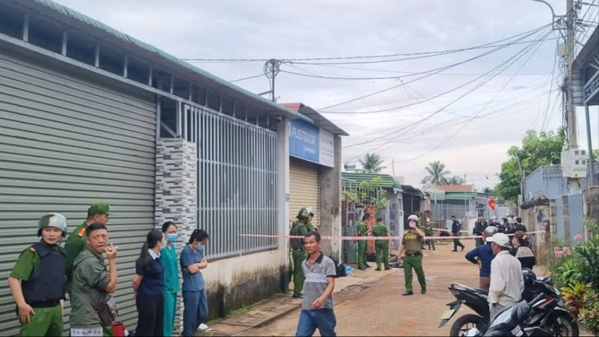 đâm mẹ vợ.jpg