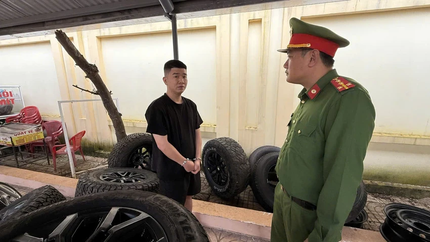 TRỘM CẮP.jpg