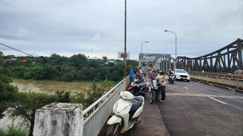 nữ sinh 10.jpg