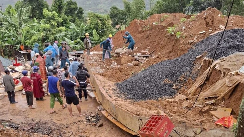 sập nhà 10.jpg