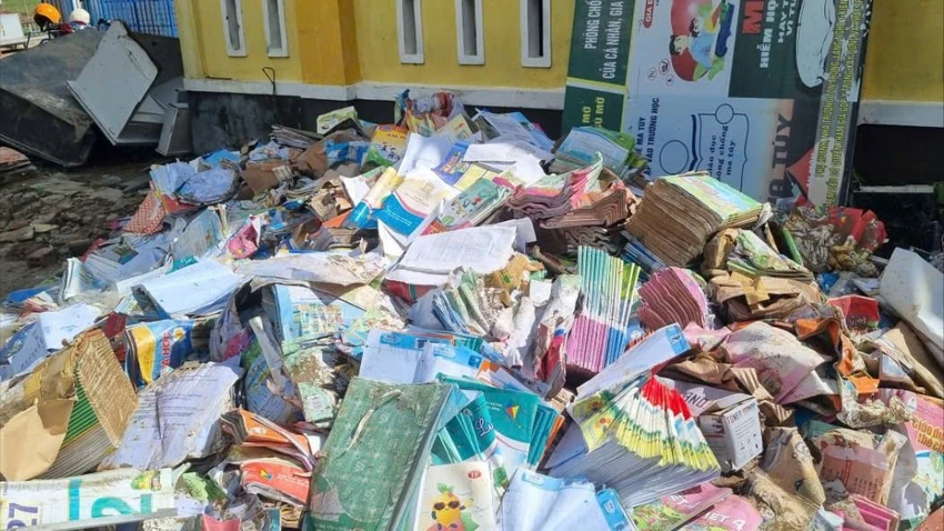 bão số 13 00.jpg