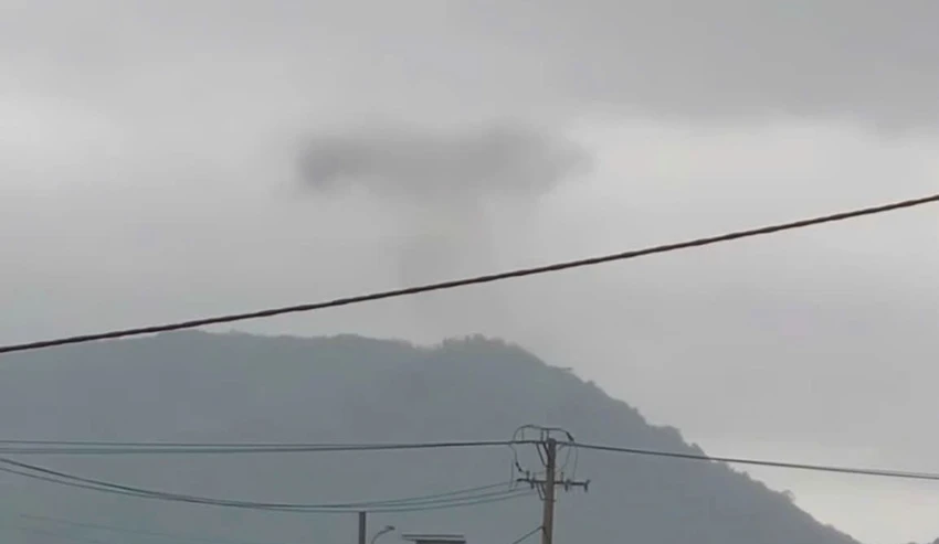 máy bay 13.jpg