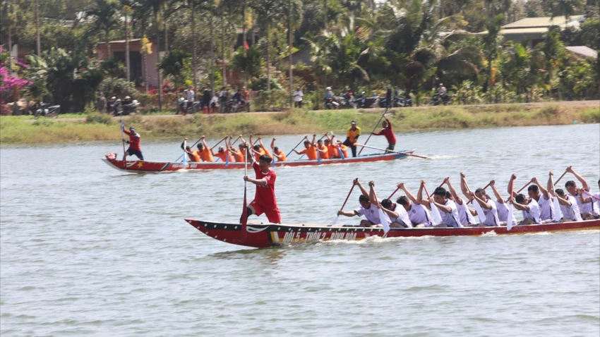 đua thuyền 2.jpg
