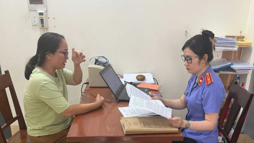 nữ bác sĩ.jpg