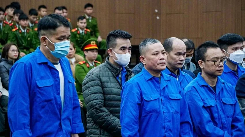 Một số bị cáo liên quan vụ án xảy ra tại TAND Cấp cao tại Đà Nẵng tại phiên xét xử sơ thẩm. Ảnh: HOÀNG HUY truy tố.jpg