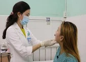 Xăm môi đón Tết, đẹp chưa thấy đã sưng phù, chảy mủ