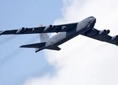 Su-27 Nga 2 lần hộ tống oanh tạc cơ B-52 Mỹ trong vòng 24 giờ
