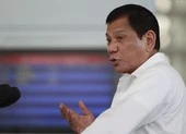 Ông Duterte muốn mua trả góp vaccine COVID-19 của Nga, Trung 