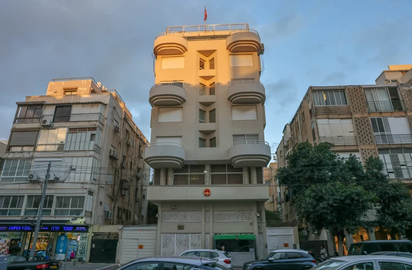 Đại sứ quán Trung Quốc ở Tel Aviv. Ảnh: HA'ARETZ Đại sứ quán Trung Quốc ở Tel Aviv. Ảnh: HA'ARETZ