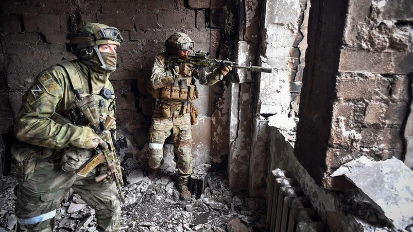 Lính Nga lúc bao vây TP Mariupol của Ukraine hồi tháng 3. Ảnh: AFP