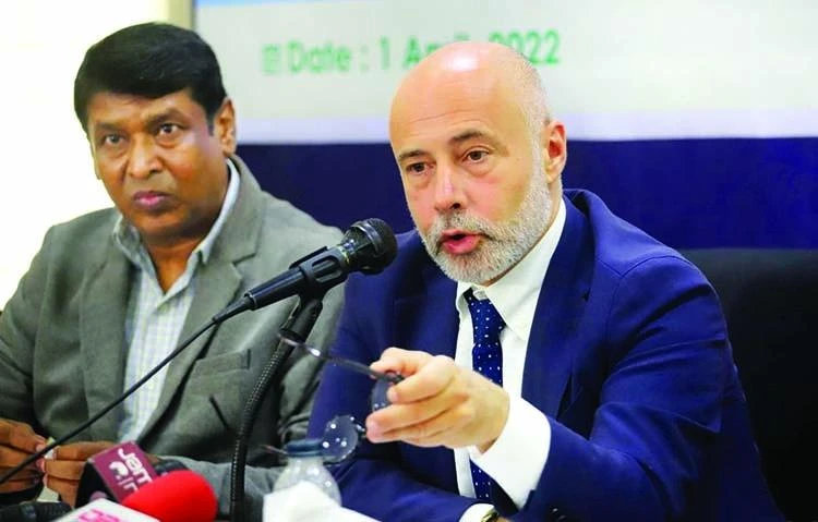 Ông Gabriele Visentin, đặc phái viên của EU về Ấn Độ Dương - Thái Bình Dương, trong một cuộc họp báo. Ảnh: DAILY ASIAN AGE Ông Gabriele Visentin, đặc phái viên của EU về Ấn Độ Dương - Thái Bình Dương, trong một cuộc họp báo. Ảnh: DAILY ASIAN AGE