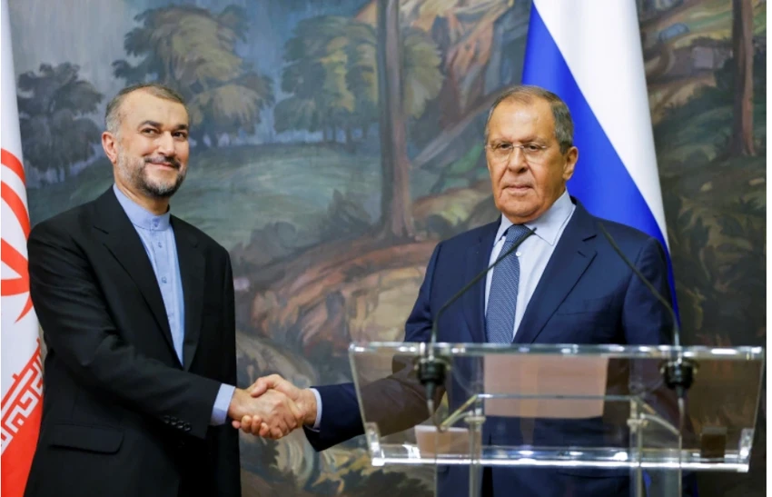 Ngoại trưởng Iran Hossein Amirabdollahian và Ngoại trưởng Nga Sergey Lavrov trong cuộc họp báo ở Moscow ngày 31-8. Ảnh: REUTERS Ngoại trưởng Iran Hossein Amirabdollahian và Ngoại trưởng Nga Sergey Lavrov trong cuộc họp báo ở Moscow ngày 31-8. Ảnh: REUTERS
