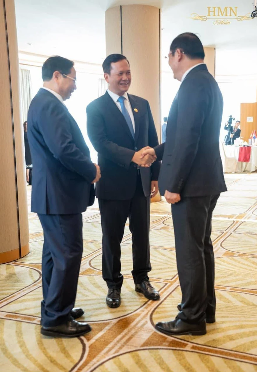 Hội nghị cấp cao ASEAN lần thứ 43 khai mạc giữa loạt diễn biến nóng khu vực 05/09/2023 (PLO)- Các lãnh đạo các nước thành viên ASEAN hội tụ về thủ đô Jakarta (Indonesia) dự hội nghị cấp cao thường niên của khối và các hội nghị cấp cao liên quan diễn ra từ hôm nay 5-9 đến ngày 7-9. Hội nghị cấp cao ASEAN lần thứ 43 khai mạc giữa loạt diễn biến nóng khu vực 05/09/2023 (PLO)- Các lãnh đạo các nước thành viên ASEAN hội tụ về thủ đô Jakarta (Indonesia) dự hội nghị cấp cao thường niên của khối và các hội nghị cấp cao liên quan diễn ra từ hôm nay 5-9 đến ngày 7-9.