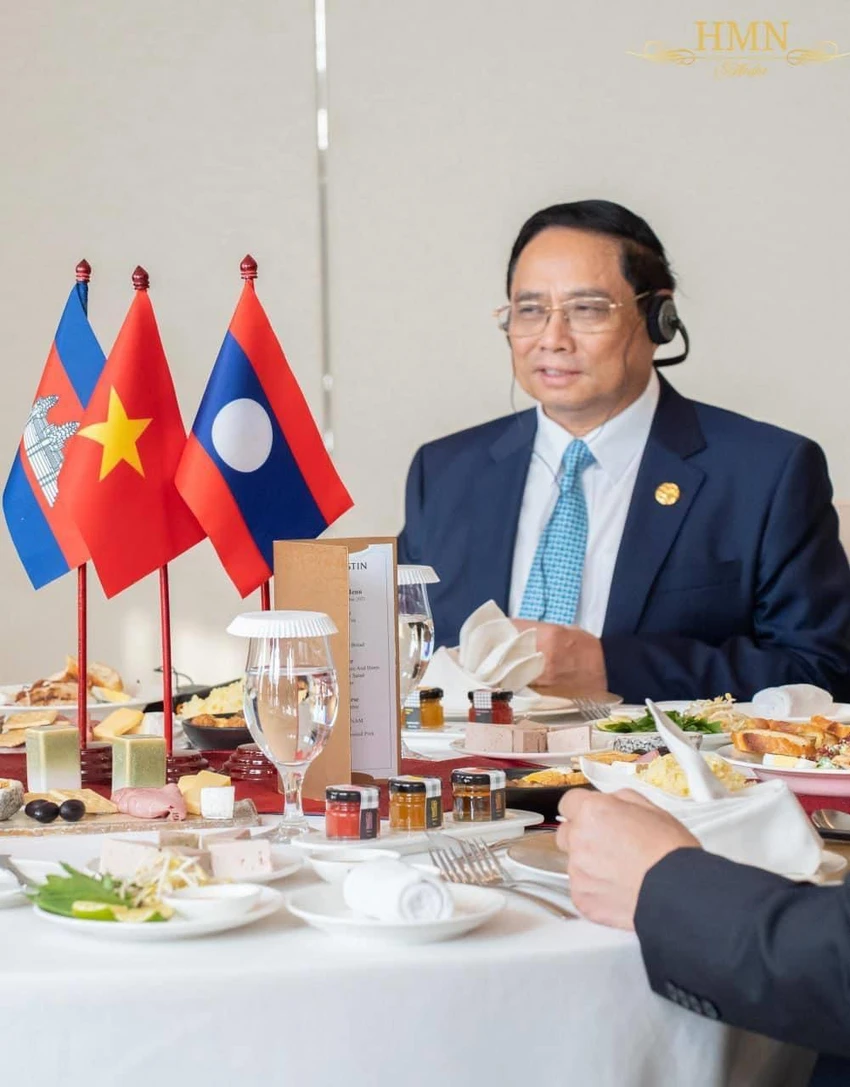 Hội nghị cấp cao ASEAN lần thứ 43 khai mạc giữa loạt diễn biến nóng khu vực 05/09/2023 (PLO)- Các lãnh đạo các nước thành viên ASEAN hội tụ về thủ đô Jakarta (Indonesia) dự hội nghị cấp cao thường niên của khối và các hội nghị cấp cao liên quan diễn ra từ hôm nay 5-9 đến ngày 7-9. Hội nghị cấp cao ASEAN lần thứ 43 khai mạc giữa loạt diễn biến nóng khu vực 05/09/2023 (PLO)- Các lãnh đạo các nước thành viên ASEAN hội tụ về thủ đô Jakarta (Indonesia) dự hội nghị cấp cao thường niên của khối và các hội nghị cấp cao liên quan diễn ra từ hôm nay 5-9 đến ngày 7-9.