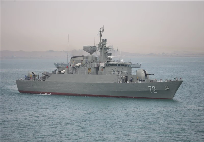 tau-khu-truc-alborz-cua-iran-4998.jpg