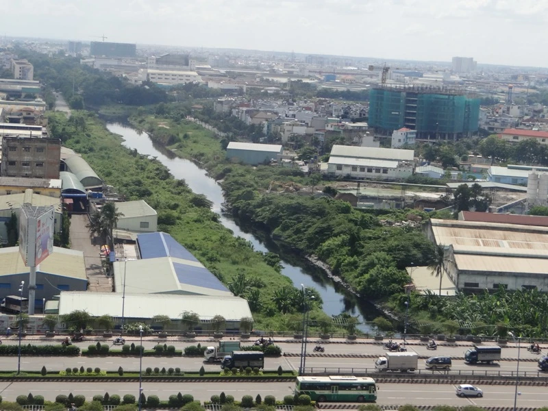  WB muốn tăng tiền giải tỏa kênh dài nhất Sài Gòn ảnh 1