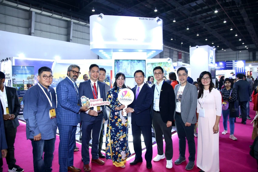Đại sứ Việt Nam tại Ấn Độ, ông Nguyễn Thanh Hải đã chúc mừng Đà Nẵng lần đầu tiên tham dự Hội chợ SATTE.Ảnh: SDL Đại sứ Việt Nam tại Ấn Độ, ông Nguyễn Thanh Hải đã chúc mừng Đà Nẵng lần đầu tiên tham dự Hội chợ SATTE.Ảnh: SDL
