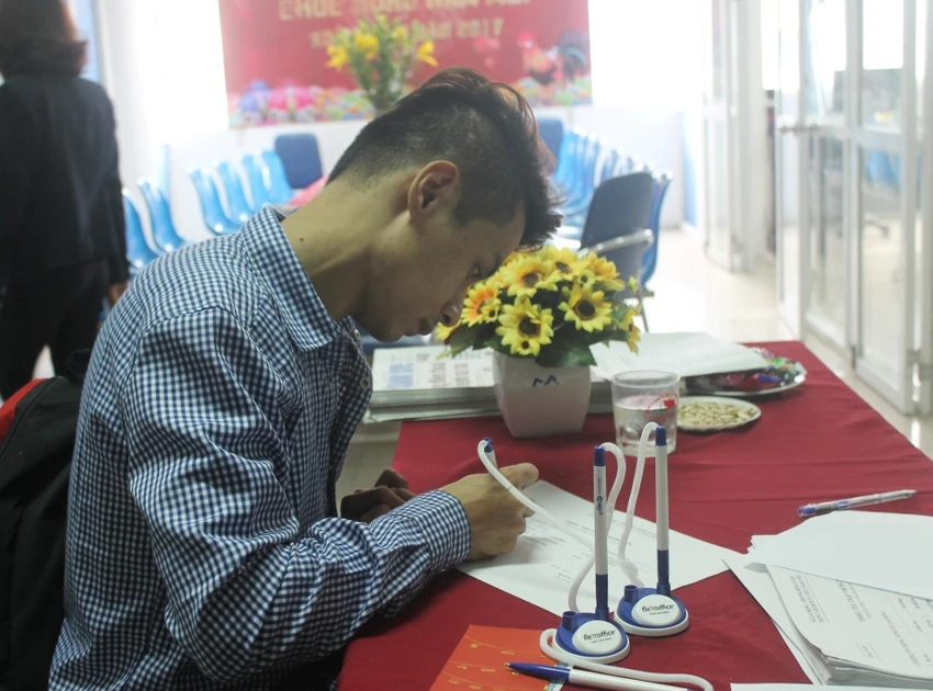 Người lao động cần việc nhẹ, lương cao, DN khó tuyển ảnh 2 Người lao động cần việc nhẹ, lương cao, DN khó tuyển ảnh 2