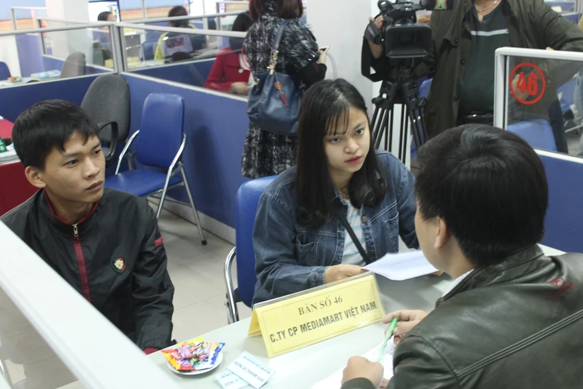 Người lao động cần việc nhẹ, lương cao, DN khó tuyển ảnh 1 Người lao động cần việc nhẹ, lương cao, DN khó tuyển ảnh 1
