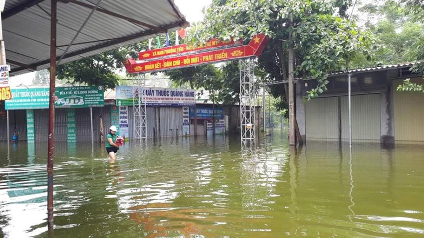 2.700 nhà dân Hà Nội vẫn ngập chìm trong lũ ảnh 5 2.700 nhà dân Hà Nội vẫn ngập chìm trong lũ ảnh 5