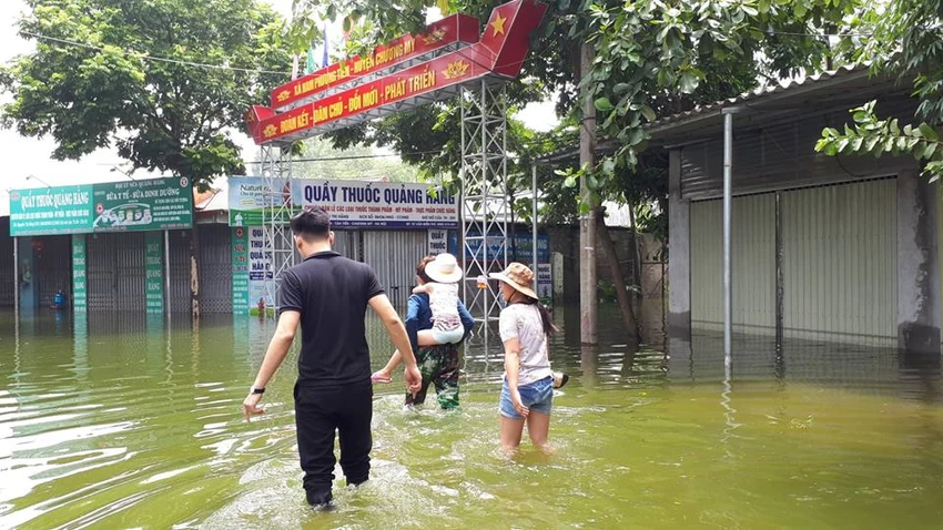 2.700 nhà dân Hà Nội vẫn ngập chìm trong lũ ảnh 6 2.700 nhà dân Hà Nội vẫn ngập chìm trong lũ ảnh 6