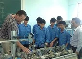Lao động nước ngoài tại Việt Nam đủ 1 năm buộc phải đóng BHXH