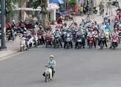 Sửa quy định xử phạt xe vượt đèn vàng