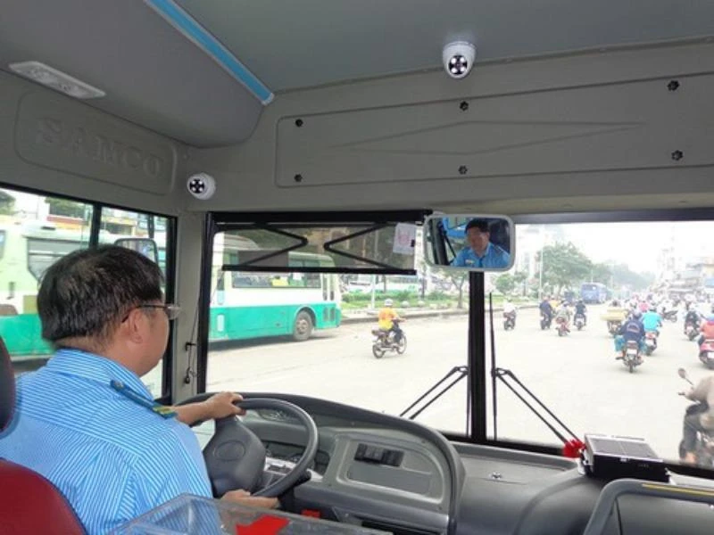 Không lùi thời gian lắp camera trên xe khách ảnh 1