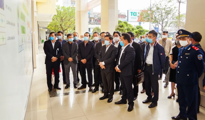 Bộ trưởng giao thông thị sát bến xe, ga tàu ảnh 2 Bộ trưởng giao thông thị sát bến xe, ga tàu ảnh 2