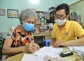 Tổ chức chi trả lương hưu tại nhà phòng dịch COVID-19 lây lan