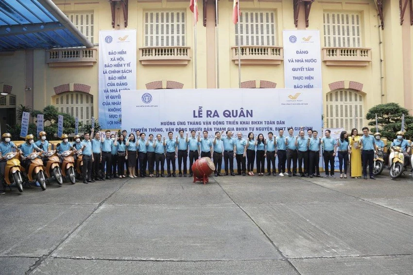 Lễ ra quân tuyên truyền người dân tham gia chính sách BHXH, BHYT. Ảnh: V.LONG Lễ ra quân tuyên truyền người dân tham gia chính sách BHXH, BHYT. Ảnh: V.LONG
