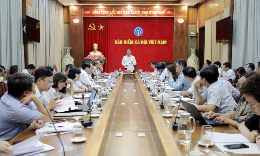Tổng Giám đốc BHXH Việt Nam Nguyễn Thế Mạnh phát biểu chỉ đạo cuộc họp. Ảnh: V.LONG Tổng Giám đốc BHXH Việt Nam Nguyễn Thế Mạnh phát biểu chỉ đạo cuộc họp. Ảnh: V.LONG