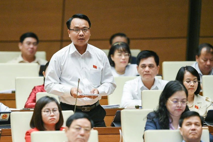 ĐB Đặng Hồng Sỹ (Bình Thuận) chất vấn Tổng Thanh tra Chính phủ. Ảnh: ĐỨC MINH ĐB Đặng Hồng Sỹ (Bình Thuận) chất vấn Tổng Thanh tra Chính phủ. Ảnh: ĐỨC MINH
