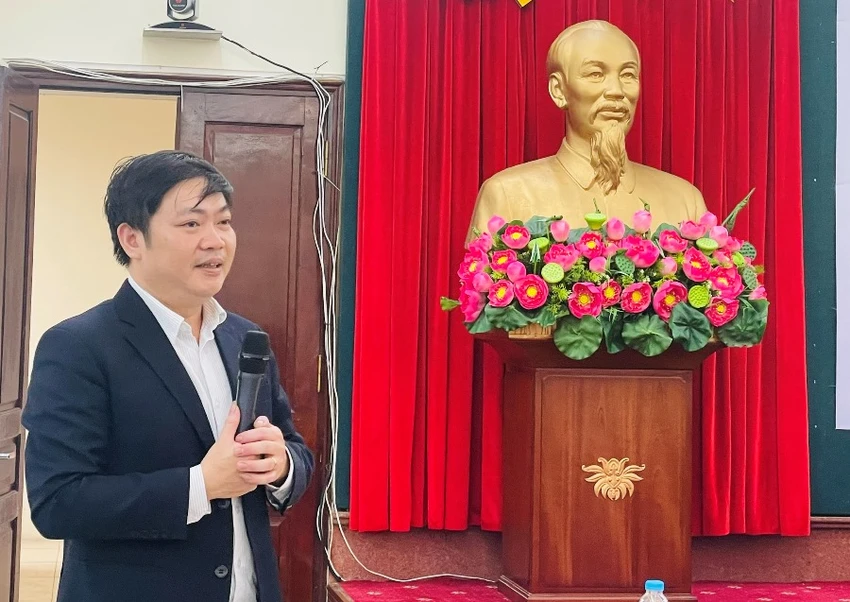 Ông Nguyễn Duy Cường, Phó Vụ trưởng vụ BHXH giới thiệu các điểm mới của luật. Ảnh: V.LONG Ông Nguyễn Duy Cường, Phó Vụ trưởng vụ BHXH giới thiệu các điểm mới của luật. Ảnh: V.LONG
