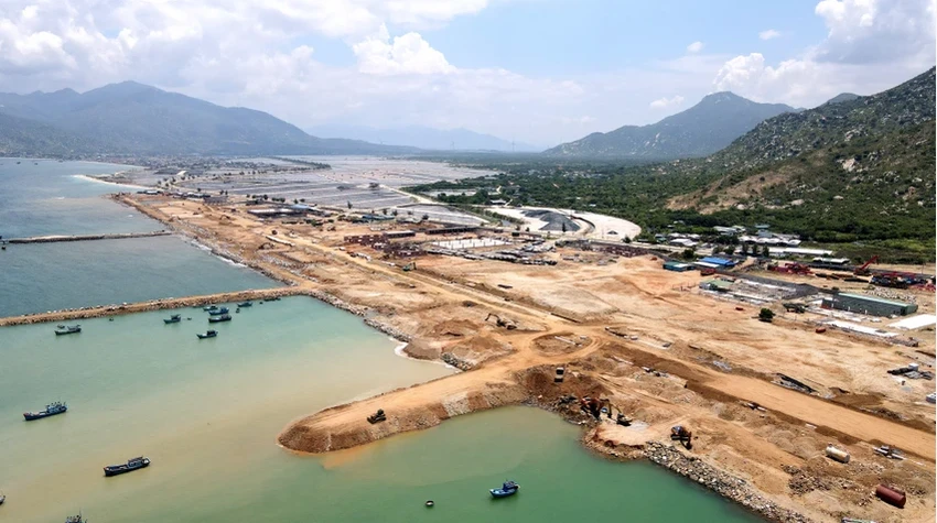 Cảng tổng hợp Cà Ná là đòn bẩy phát triển vùng kinh tế phía Nam tỉnh Ninh Thuận. Ảnh: H.H