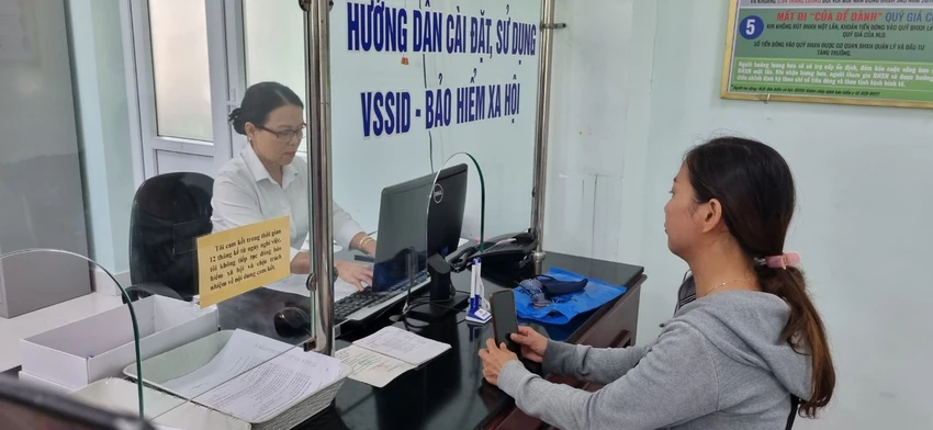 nên để người lao động được rút 50% BHXH một lần